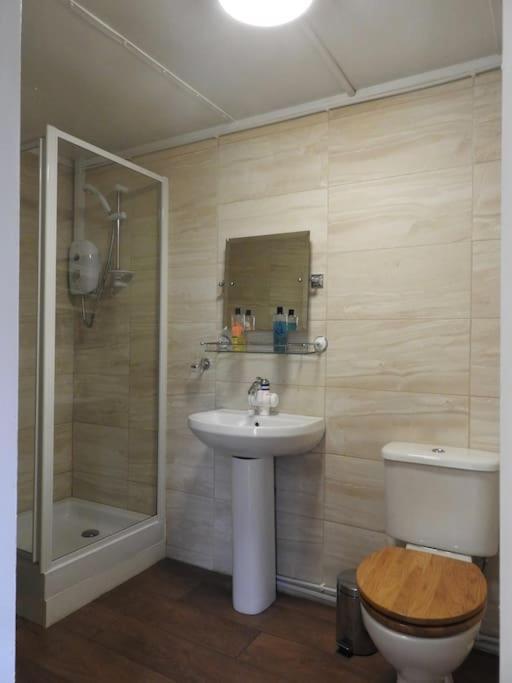 Skylark Shepherds Hut Royal Tunbridge Wells Exterior photo