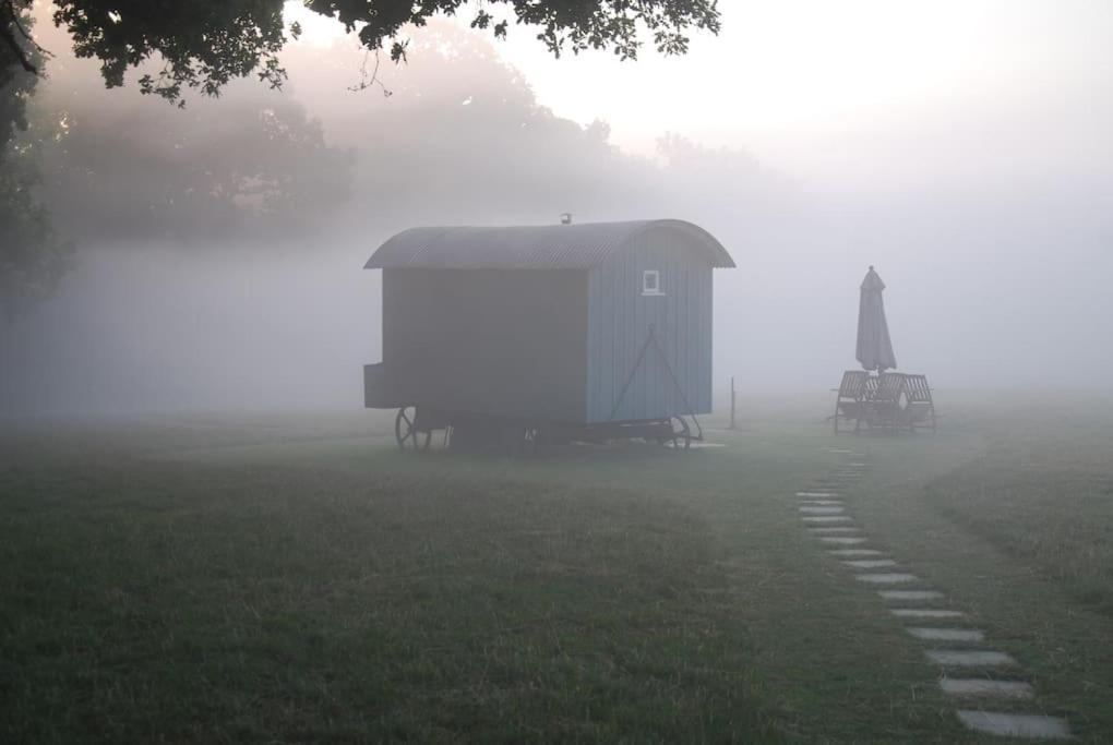 Skylark Shepherds Hut Royal Tunbridge Wells Exterior photo