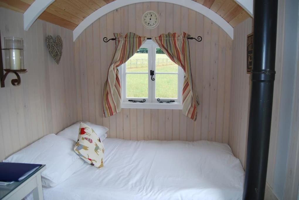 Skylark Shepherds Hut Royal Tunbridge Wells Exterior photo